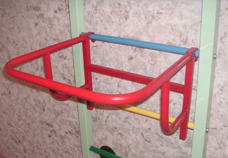 Турники и брусья фирмы Plastep из серии силовых тренажёров Турники и брусья фирмы Plastep из серии силовых тренажёров